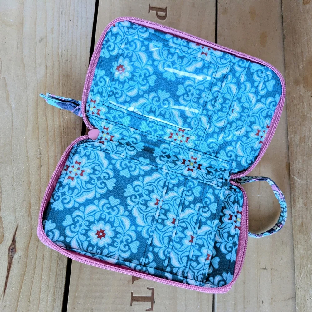 🔴 SOLD 3/$10 Quilted Wristlet Wallet/Phone Case - Picture 8 of 8